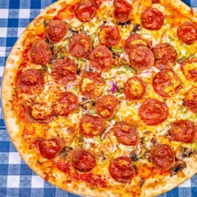 The Deluxe Pizza 10".